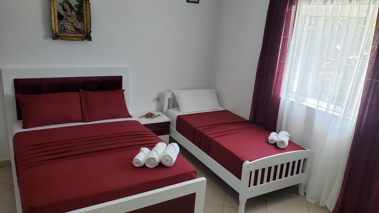 Guesthouse Shehu Ksamil Esterno foto