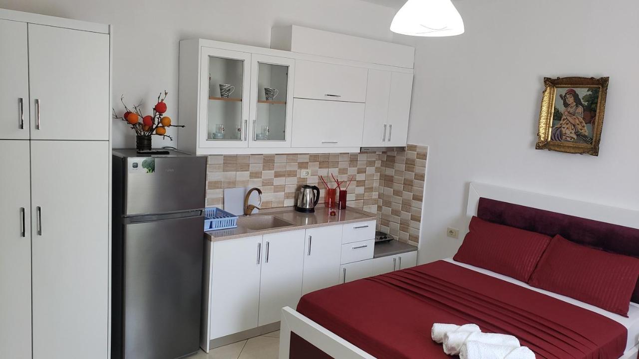 Guesthouse Shehu Ksamil Esterno foto