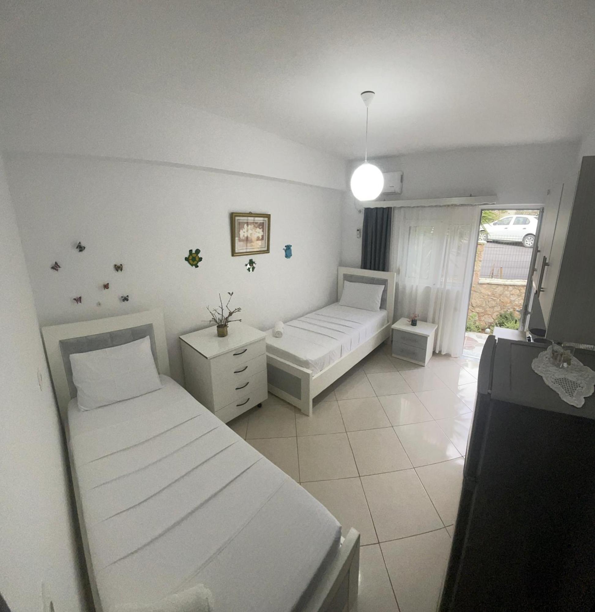 Guesthouse Shehu Ksamil Esterno foto