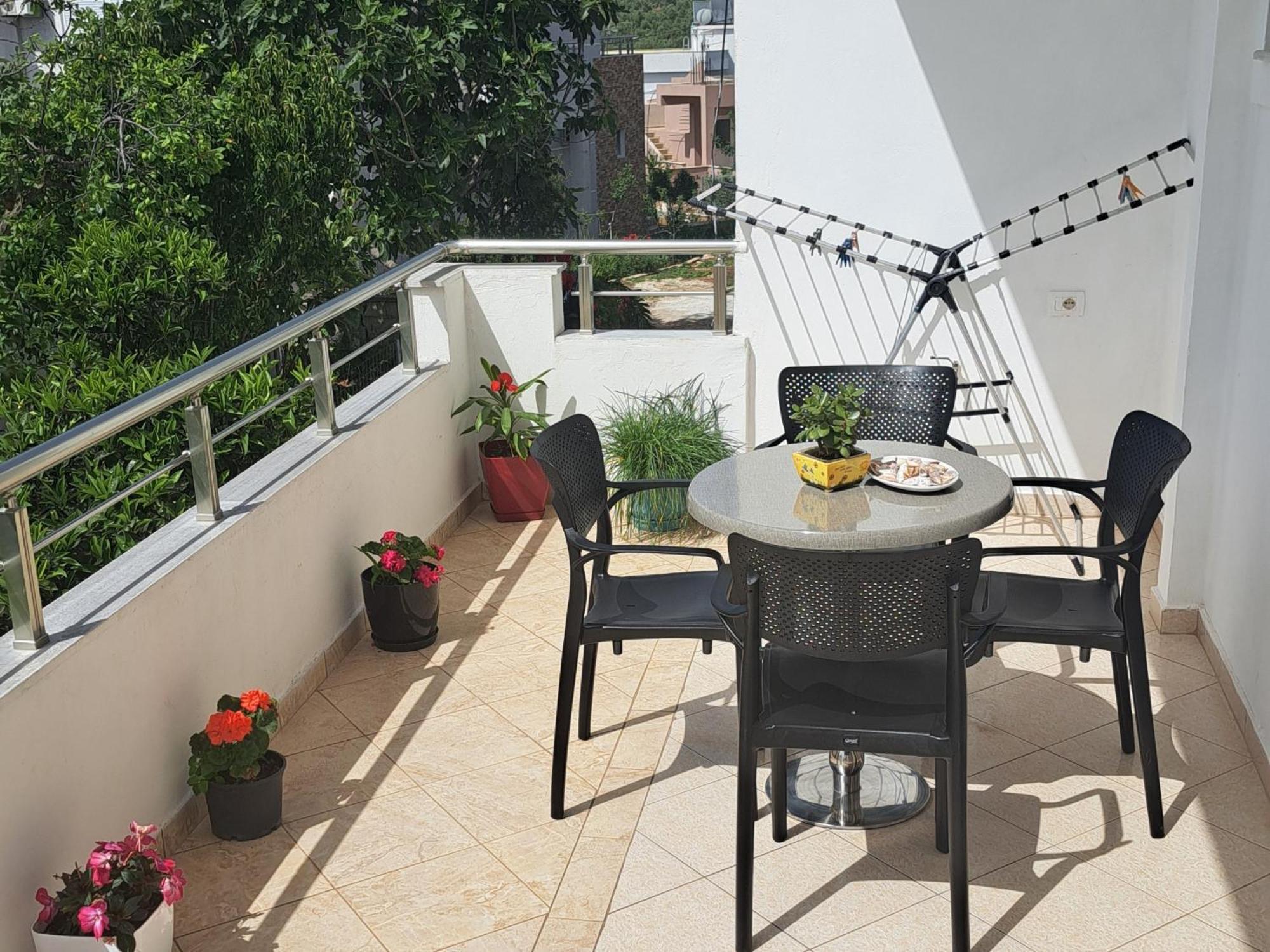Guesthouse Shehu Ksamil Esterno foto