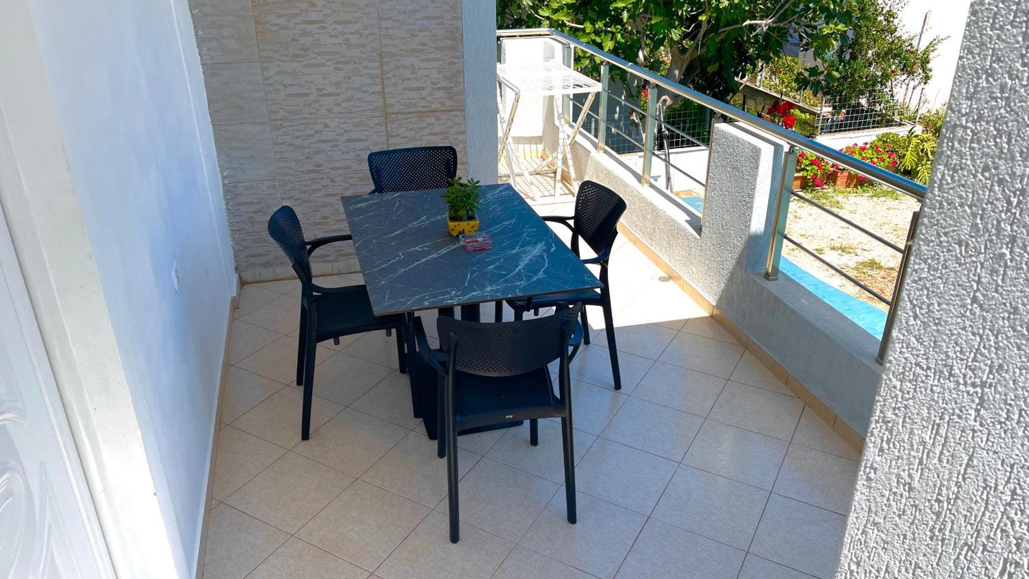 Guesthouse Shehu Ksamil Esterno foto