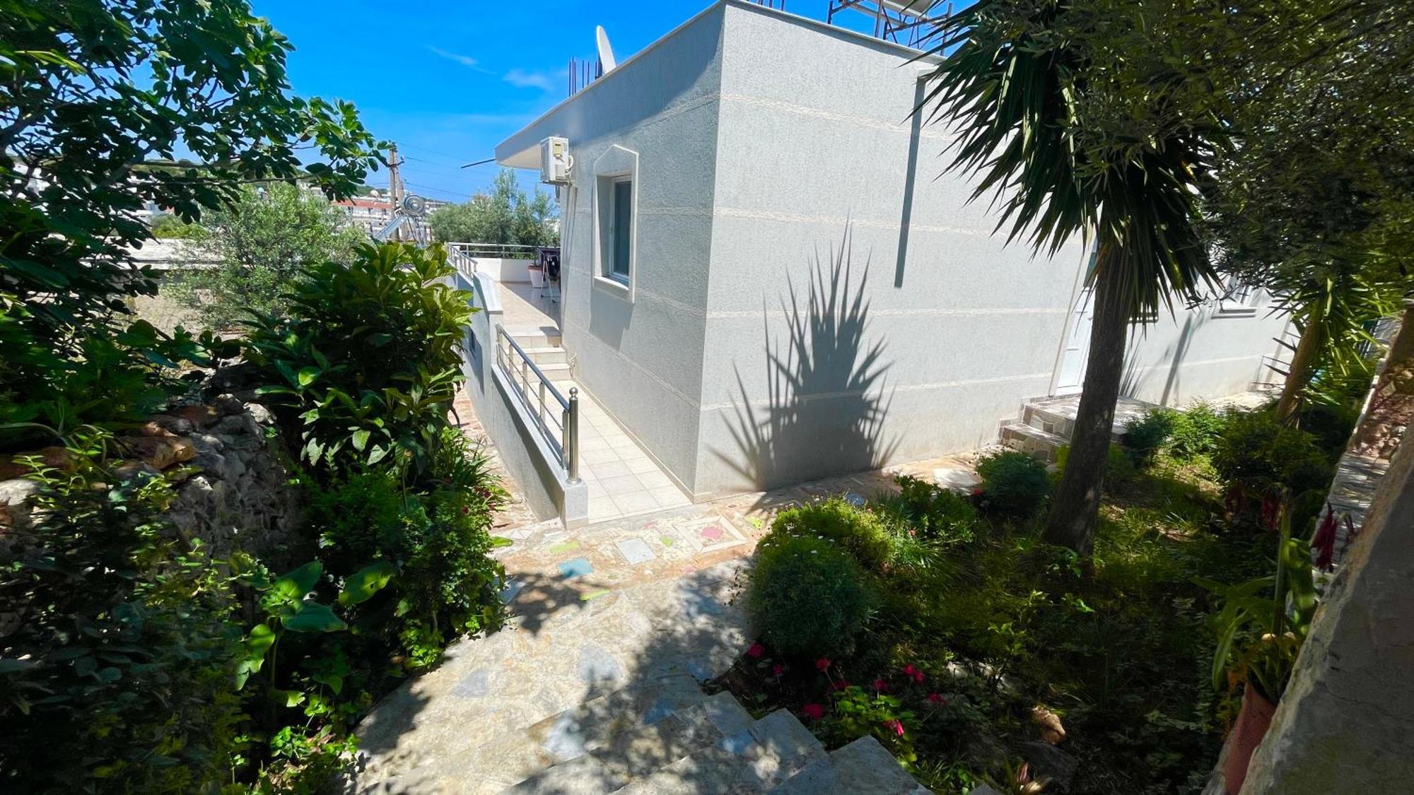 Guesthouse Shehu Ksamil Esterno foto